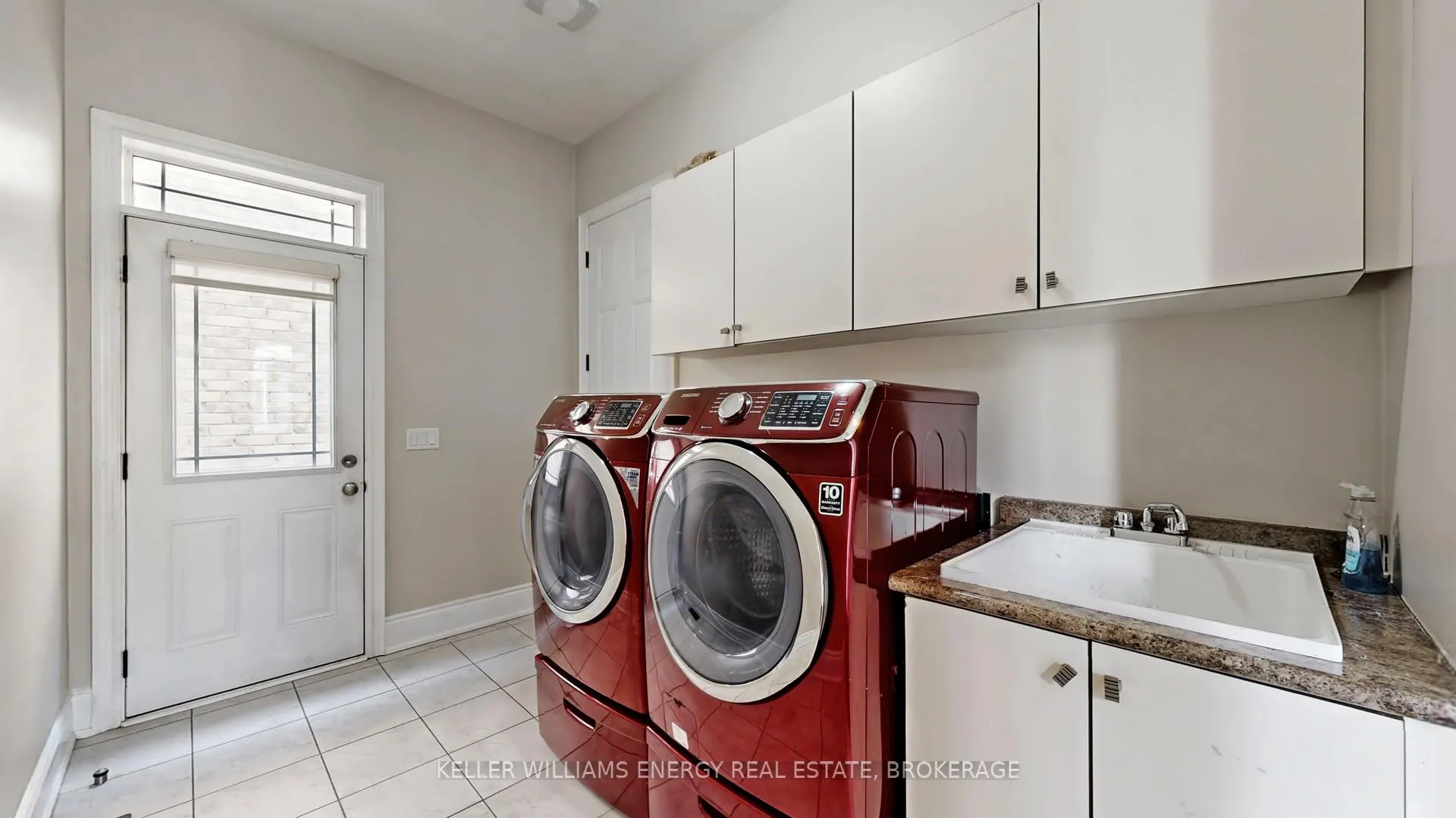 Photo 18 of 125 Chesney Crescent, Vaughan, Kleinburg — HOMEH