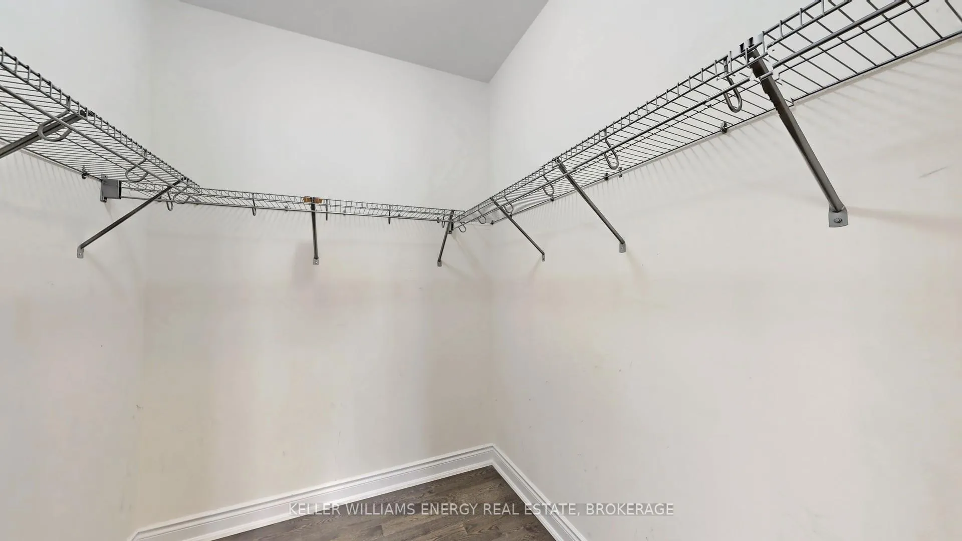Photo 24 of 125 Chesney Crescent, Vaughan, Kleinburg — HOMEH
