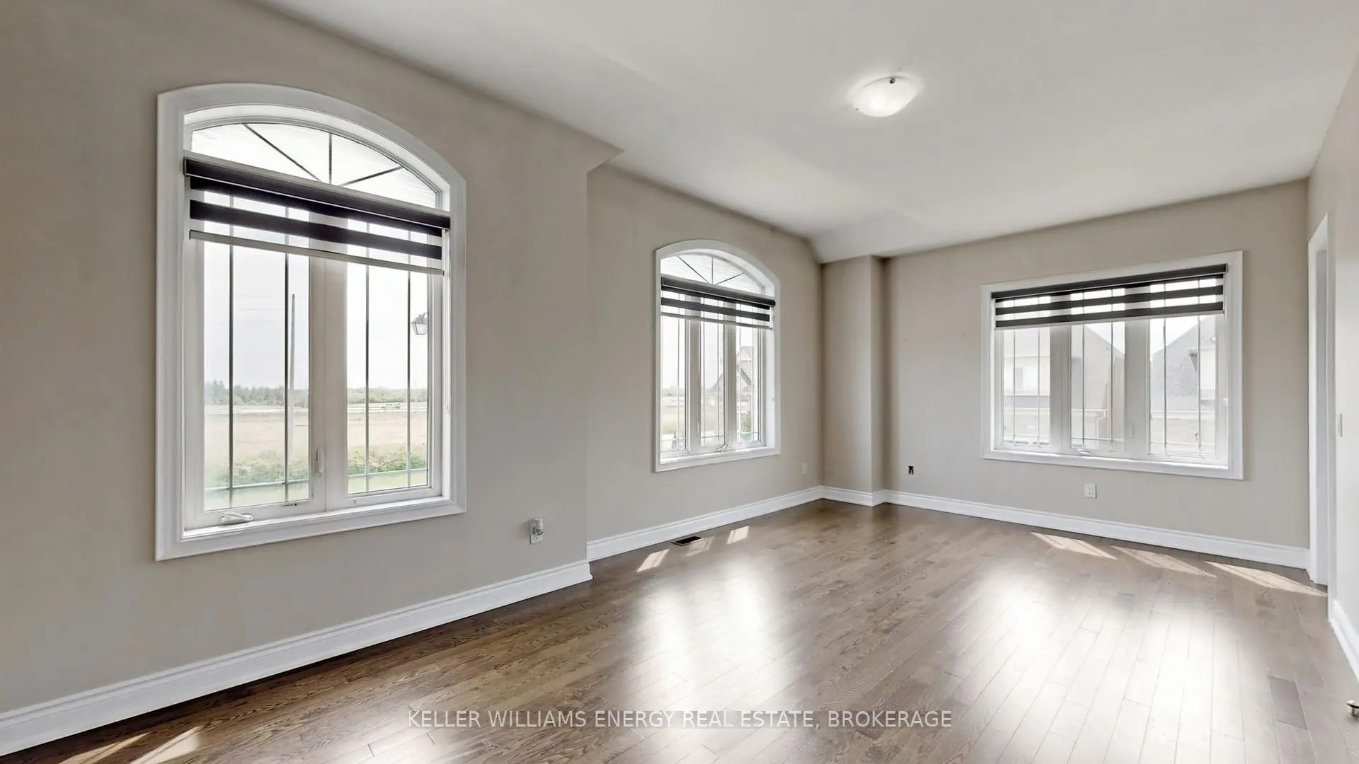 Photo 27 of 125 Chesney Crescent, Vaughan, Kleinburg — HOMEH