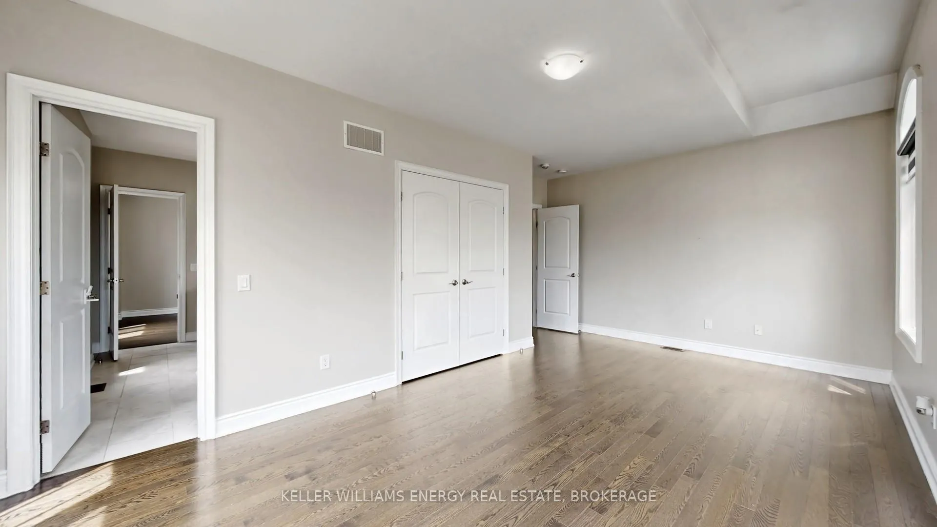 Photo 29 of 125 Chesney Crescent, Vaughan, Kleinburg — HOMEH