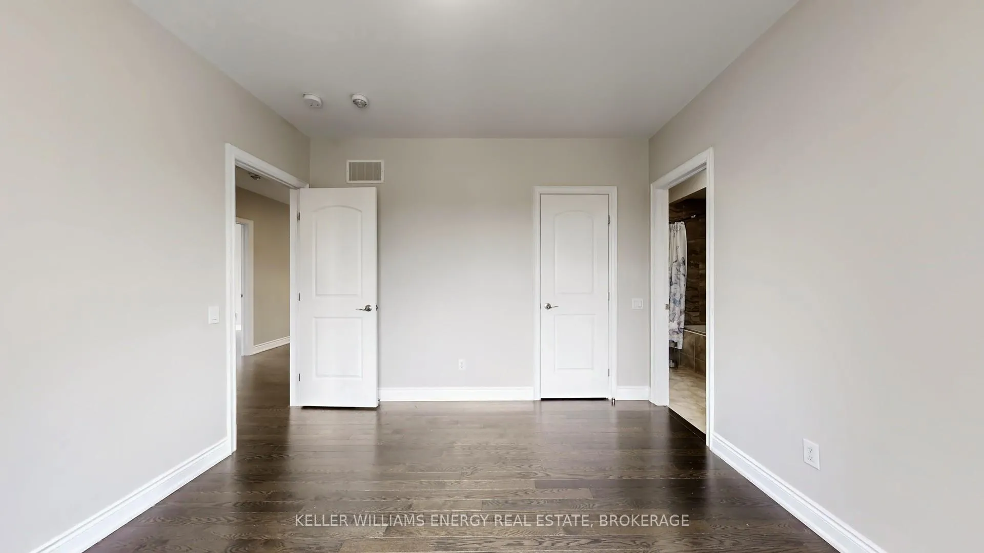 Photo 39 of 125 Chesney Crescent, Vaughan, Kleinburg — HOMEH