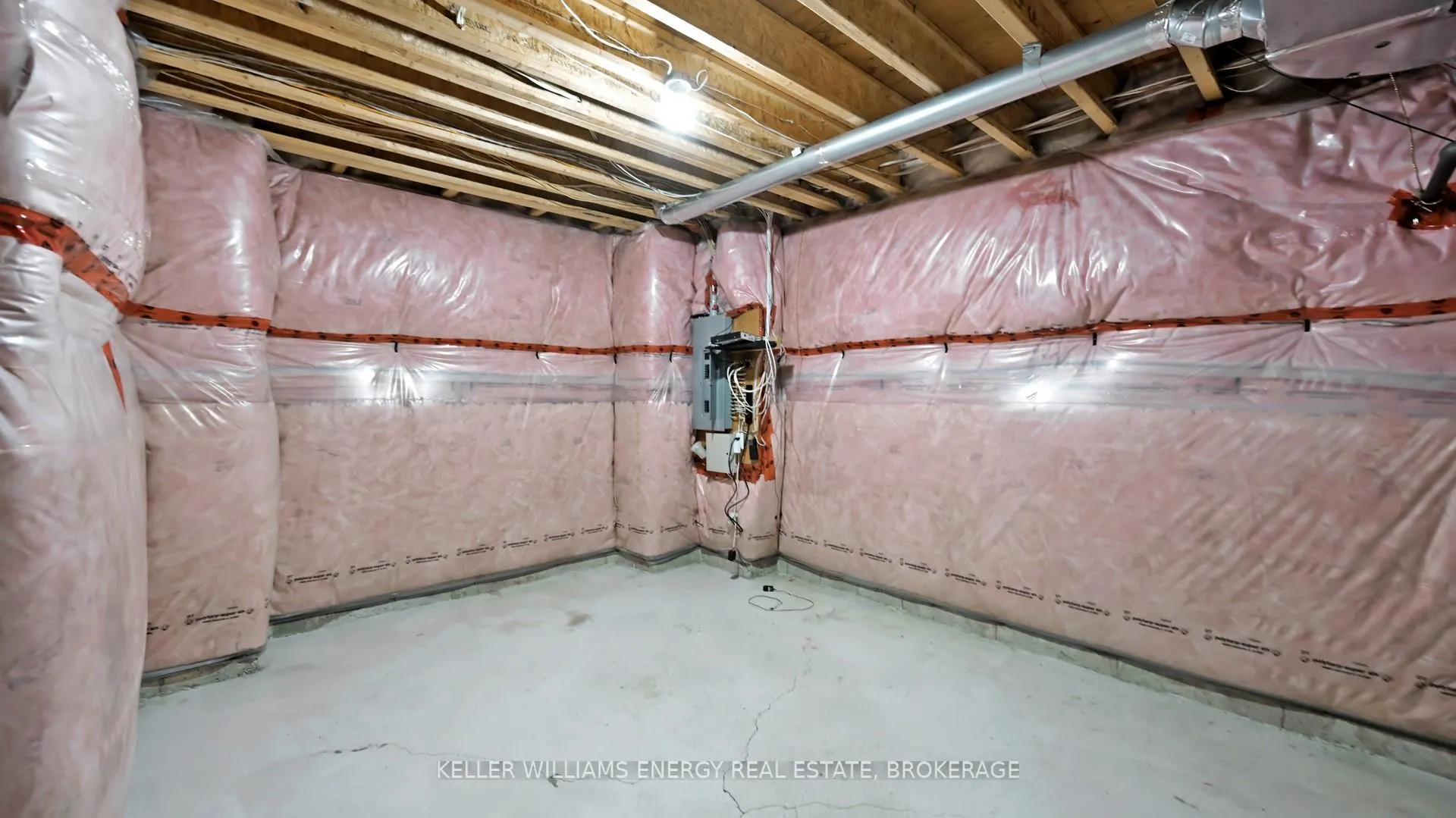 Photo 44 of 125 Chesney Crescent, Vaughan, Kleinburg — HOMEH