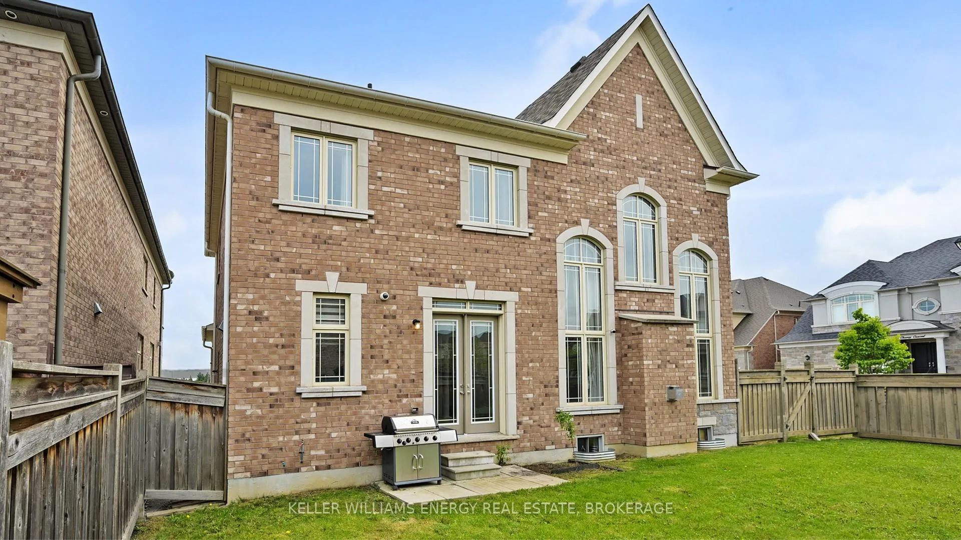 Photo 47 of 125 Chesney Crescent, Vaughan, Kleinburg — HOMEH