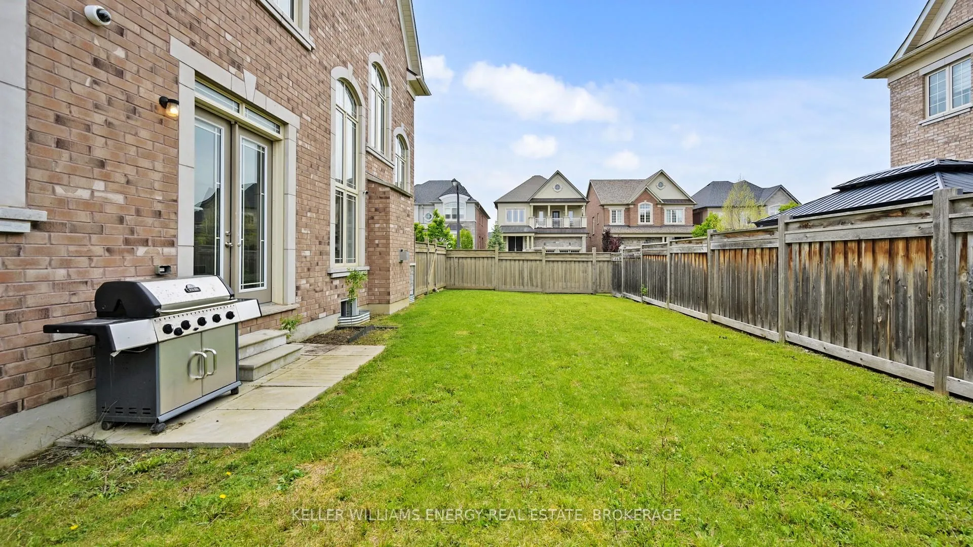 Photo 49 of 125 Chesney Crescent, Vaughan, Kleinburg — HOMEH