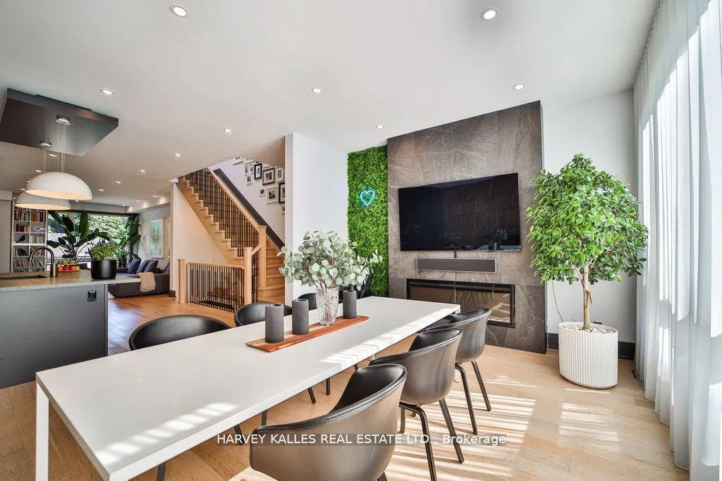 Photo 3 of 39 Marquette Avenue, Toronto, Englemount-Lawrence — HOMEH