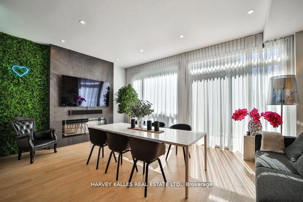 Photo 5 of 39 Marquette Avenue, Toronto, Englemount-Lawrence — HOMEH
