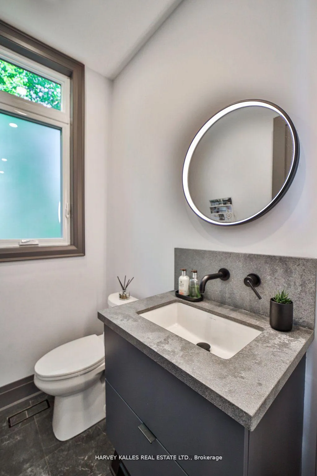 Photo 11 of 39 Marquette Avenue, Toronto, Englemount-Lawrence — HOMEH