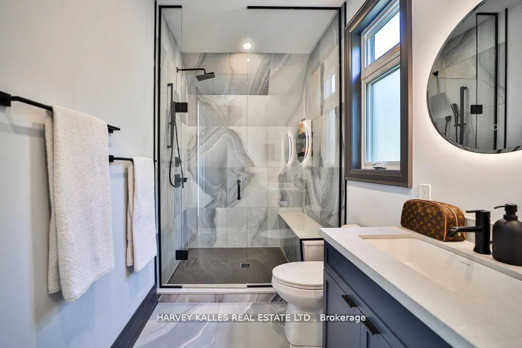 Photo 18 of 39 Marquette Avenue, Toronto, Englemount-Lawrence — HOMEH