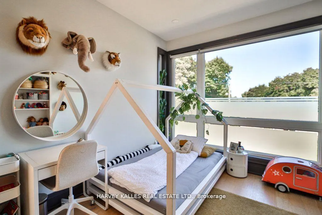 Photo 19 of 39 Marquette Avenue, Toronto, Englemount-Lawrence — HOMEH
