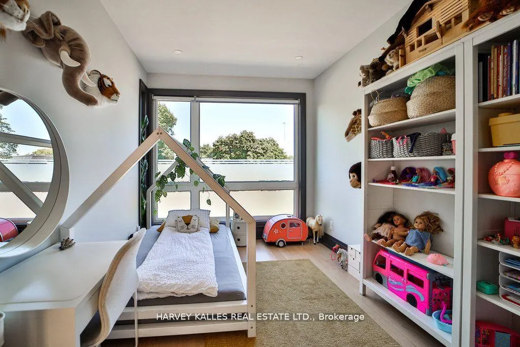 Photo 20 of 39 Marquette Avenue, Toronto, Englemount-Lawrence — HOMEH