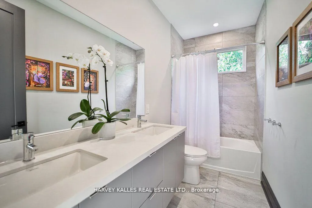 Photo 22 of 39 Marquette Avenue, Toronto, Englemount-Lawrence — HOMEH