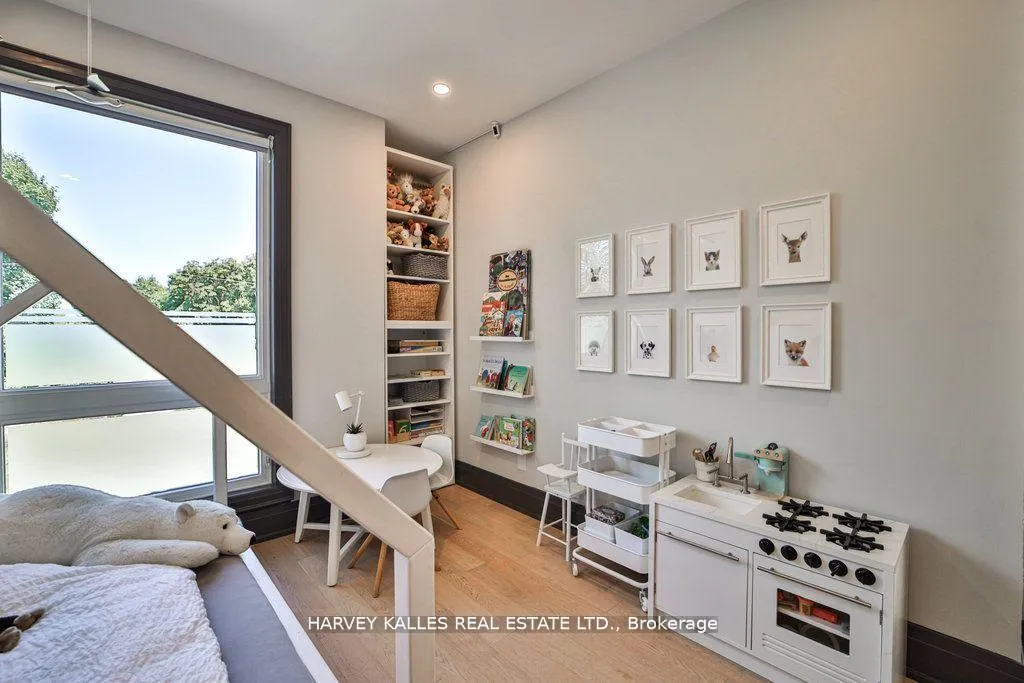 Photo 24 of 39 Marquette Avenue, Toronto, Englemount-Lawrence — HOMEH