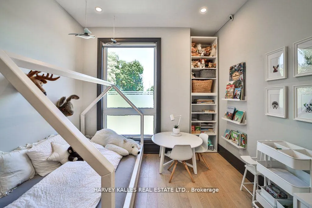 Photo 25 of 39 Marquette Avenue, Toronto, Englemount-Lawrence — HOMEH