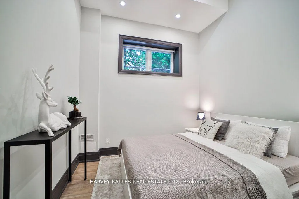Photo 28 of 39 Marquette Avenue, Toronto, Englemount-Lawrence — HOMEH