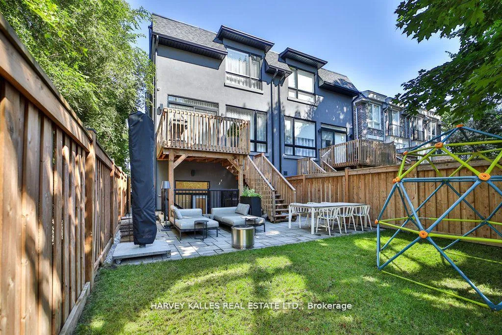 Photo 31 of 39 Marquette Avenue, Toronto, Englemount-Lawrence — HOMEH