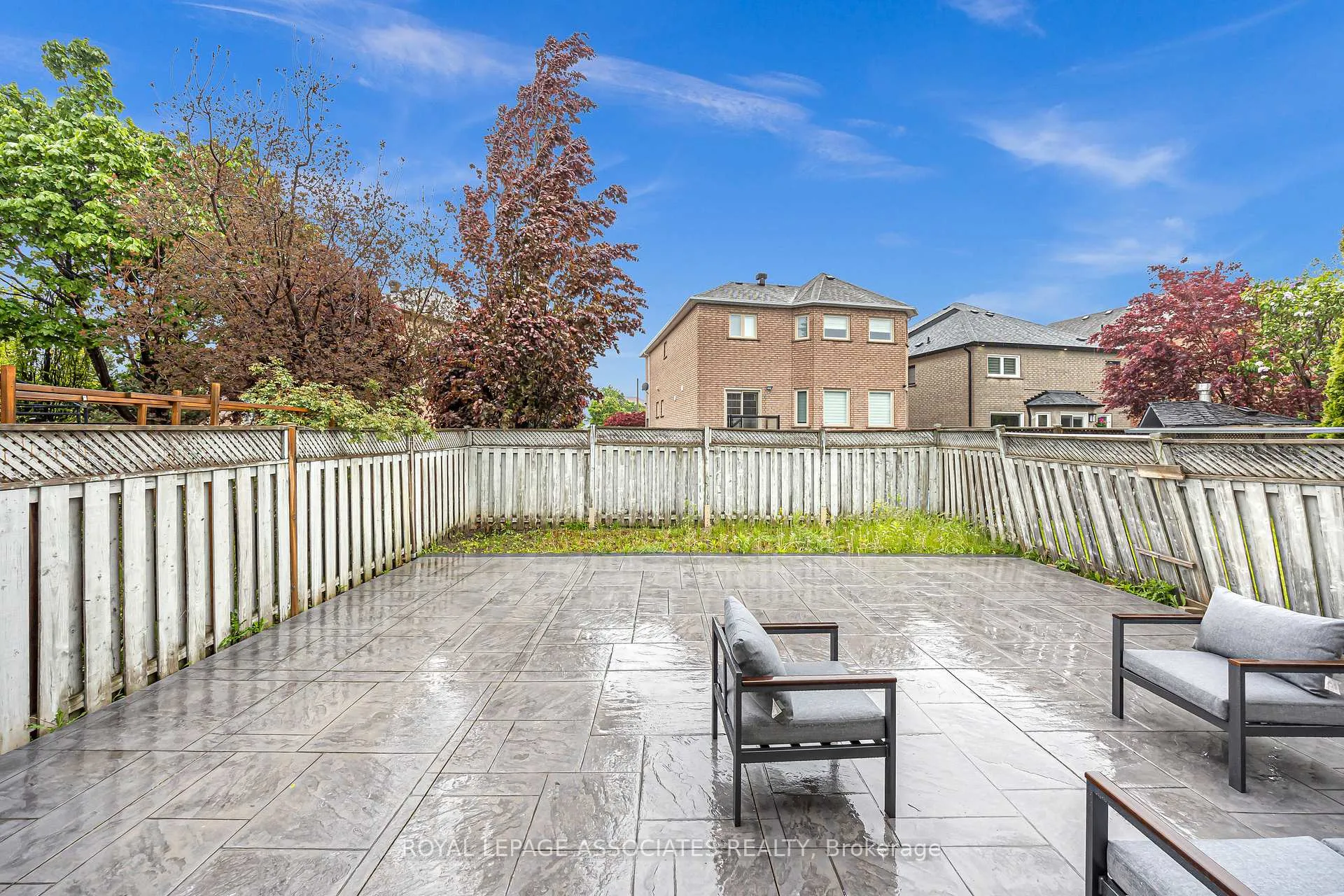 Photo 16 of 183 Elena Crescent, Vaughan, Maple — HOMEH