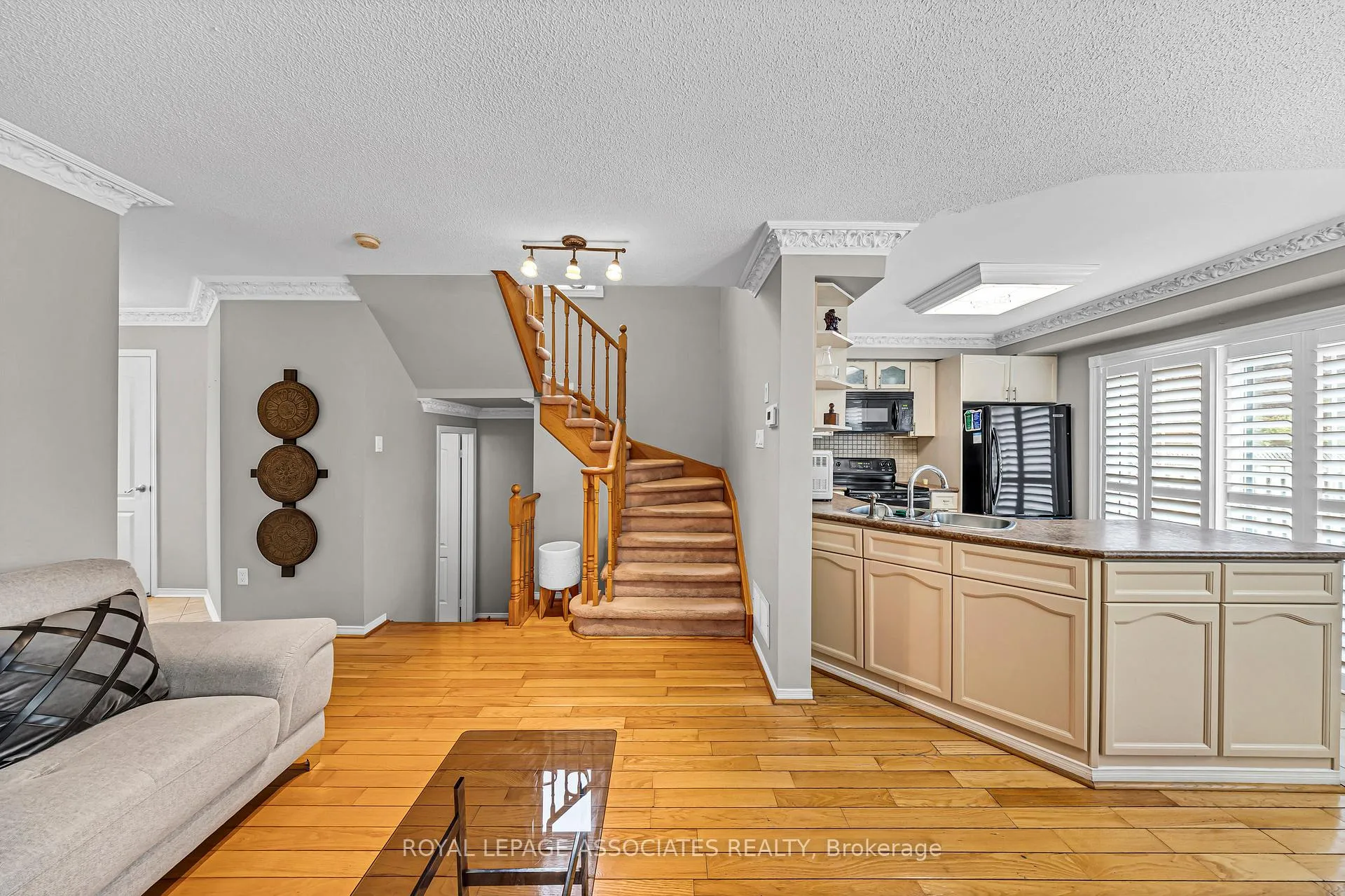Photo 18 of 183 Elena Crescent, Vaughan, Maple — HOMEH