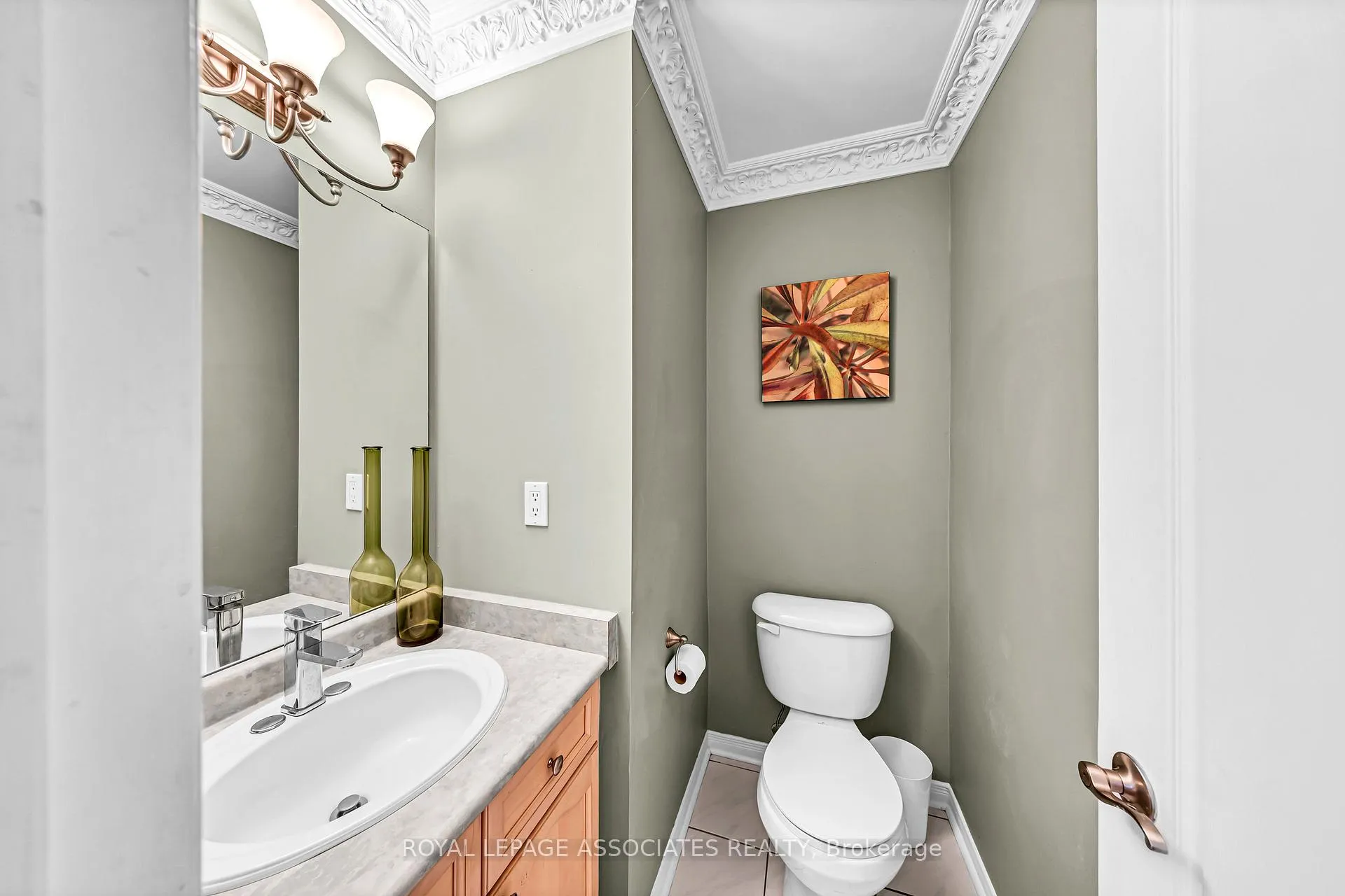Photo 19 of 183 Elena Crescent, Vaughan, Maple — HOMEH