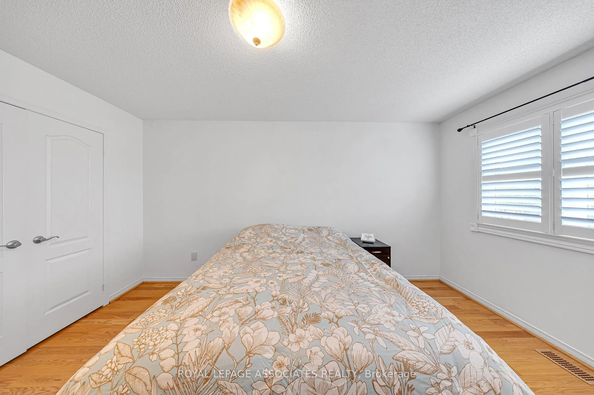 Photo 23 of 183 Elena Crescent, Vaughan, Maple — HOMEH