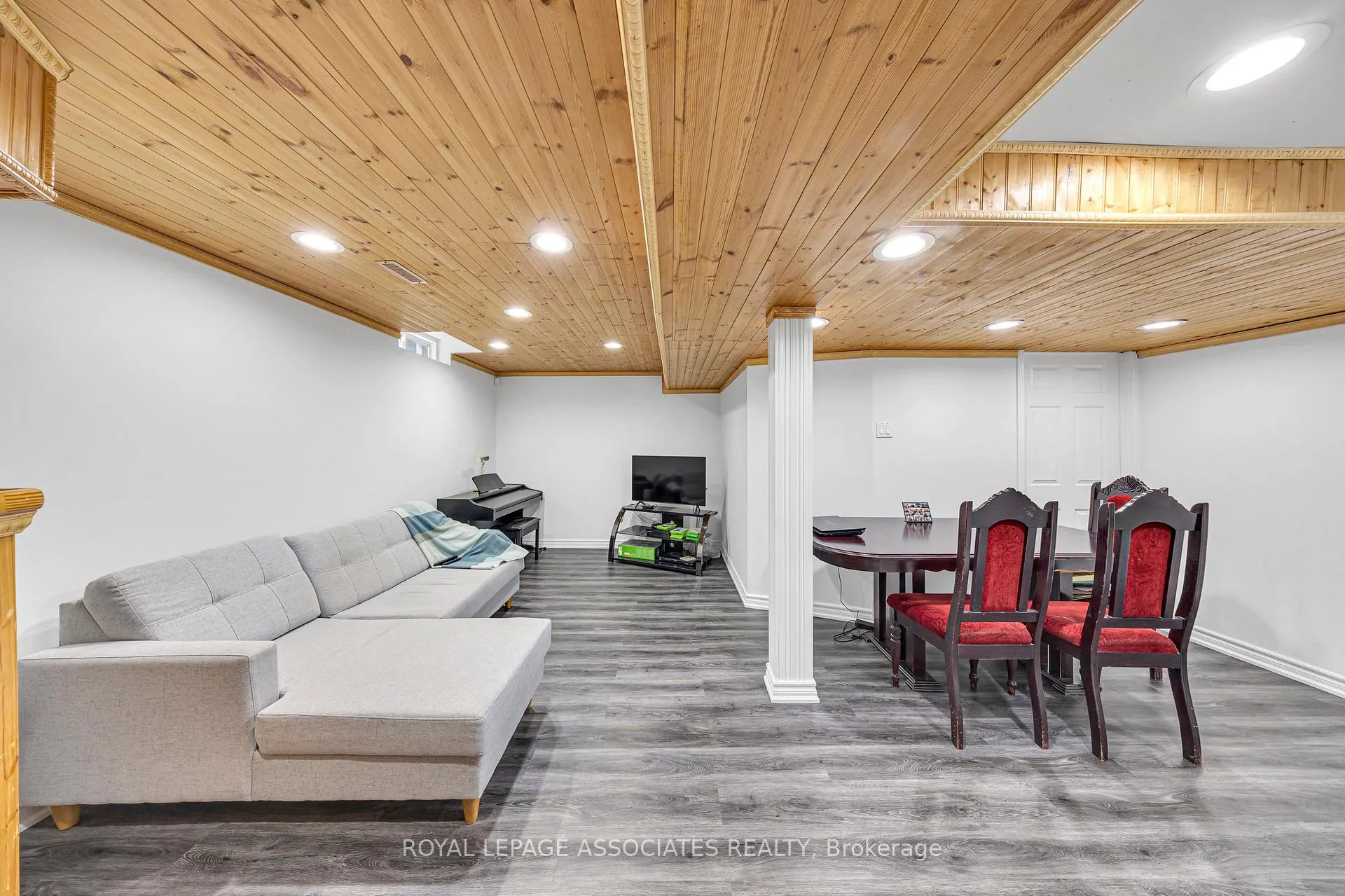 Photo 30 of 183 Elena Crescent, Vaughan, Maple — HOMEH