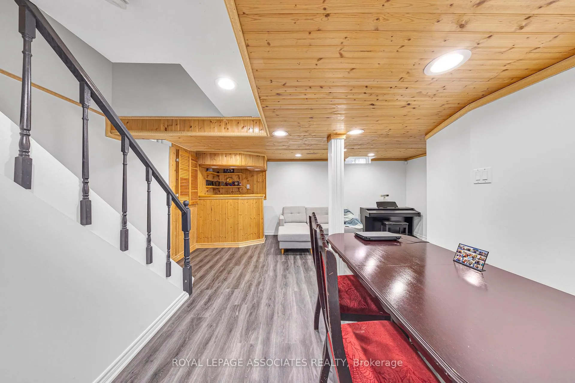 Photo 31 of 183 Elena Crescent, Vaughan, Maple — HOMEH