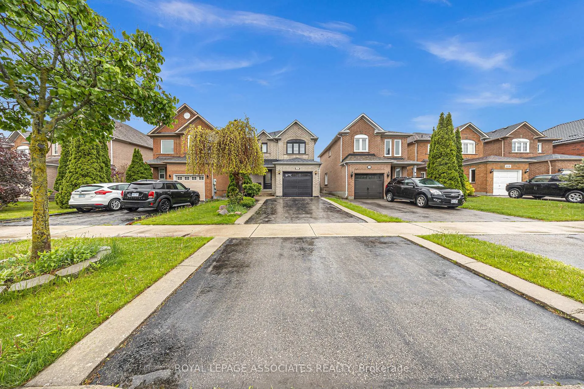 Photo 33 of 183 Elena Crescent, Vaughan, Maple — HOMEH