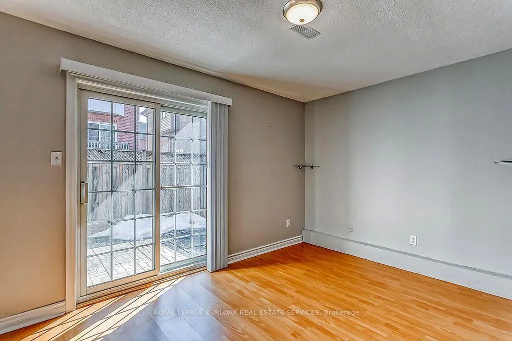 Photo 21 of Unit 13, 3480 Upper Middle Road, Burlington, Palmer — HOMEH