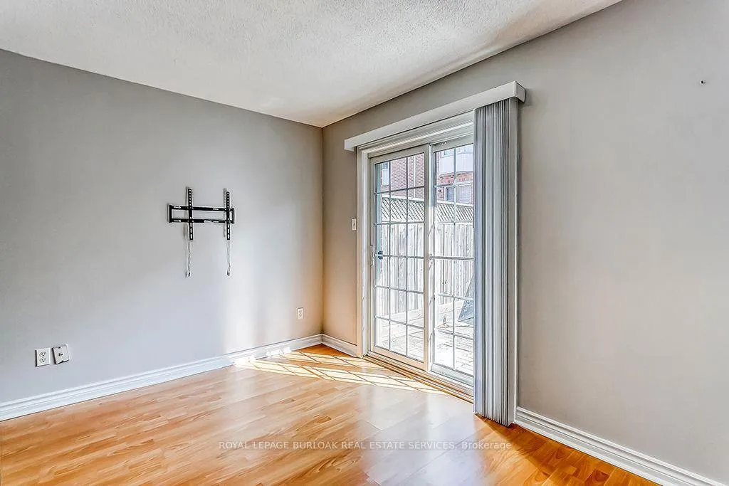 Photo 22 of Unit 13, 3480 Upper Middle Road, Burlington, Palmer — HOMEH