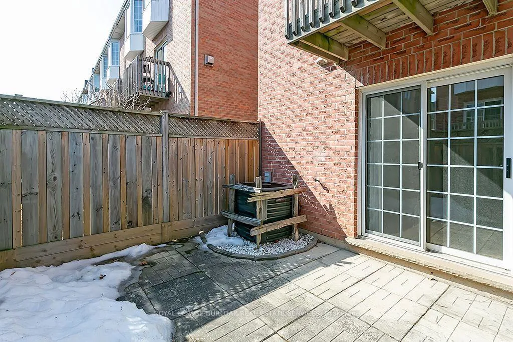 Photo 25 of Unit 13, 3480 Upper Middle Road, Burlington, Palmer — HOMEH