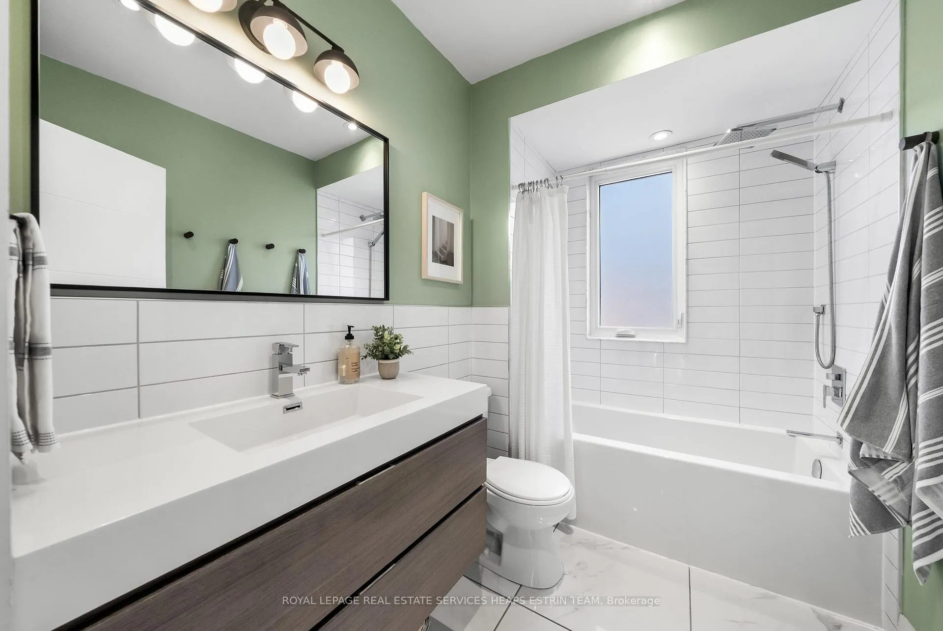 Photo 26 of 1 Ravina Crescent, Toronto, Blake-Jones — HOMEH