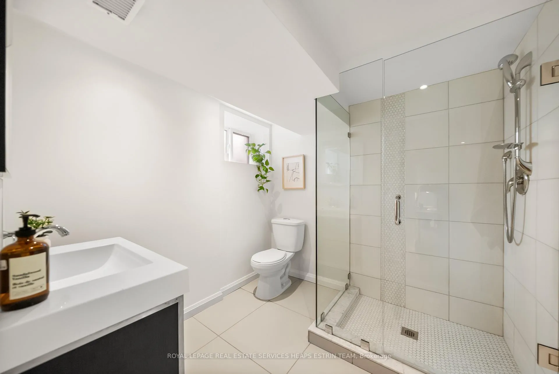 Photo 33 of 1 Ravina Crescent, Toronto, Blake-Jones — HOMEH