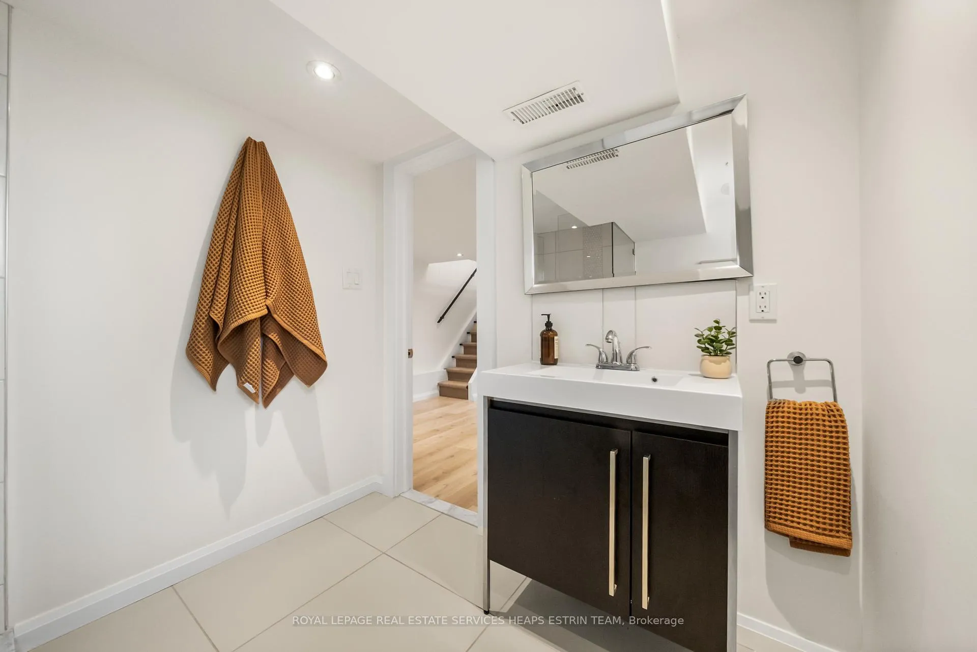 Photo 34 of 1 Ravina Crescent, Toronto, Blake-Jones — HOMEH