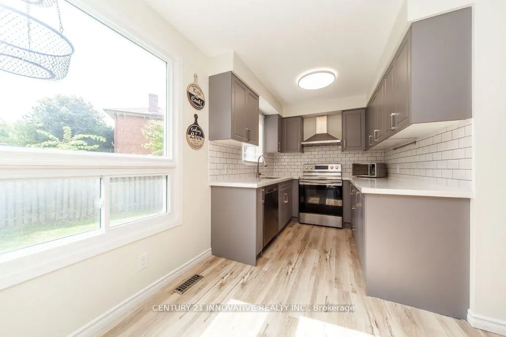 Photo 11 of 1 Prout Drive, Clarington, Bowmanville — HOMEH