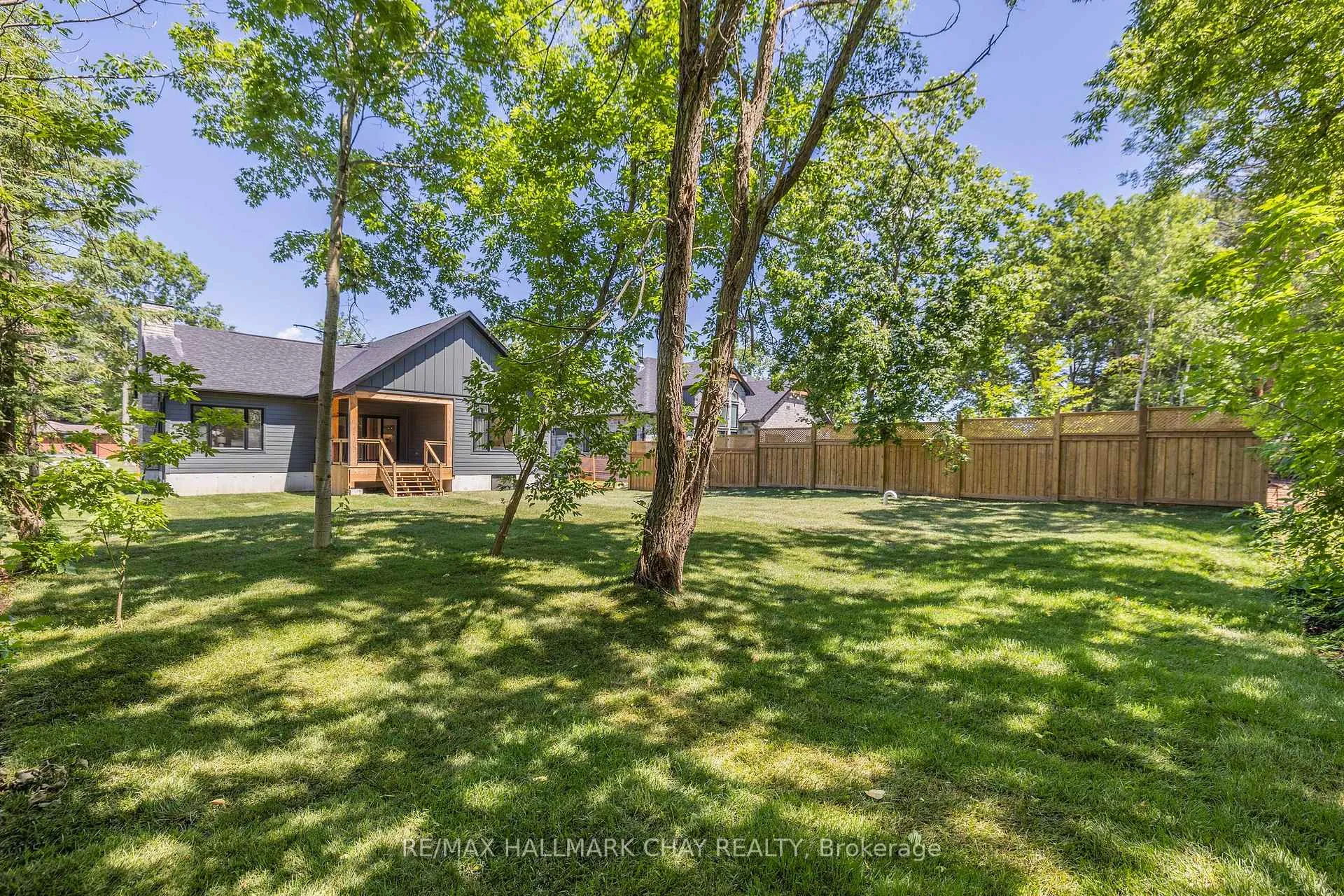 Photo 4 of 21 Heatherwood Drive, Springwater, Midhurst — HOMEH