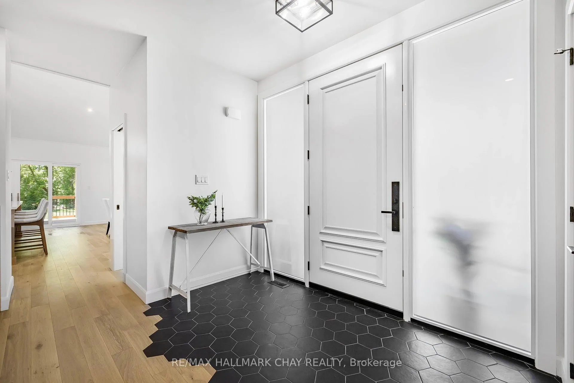 Photo 6 of 21 Heatherwood Drive, Springwater, Midhurst — HOMEH