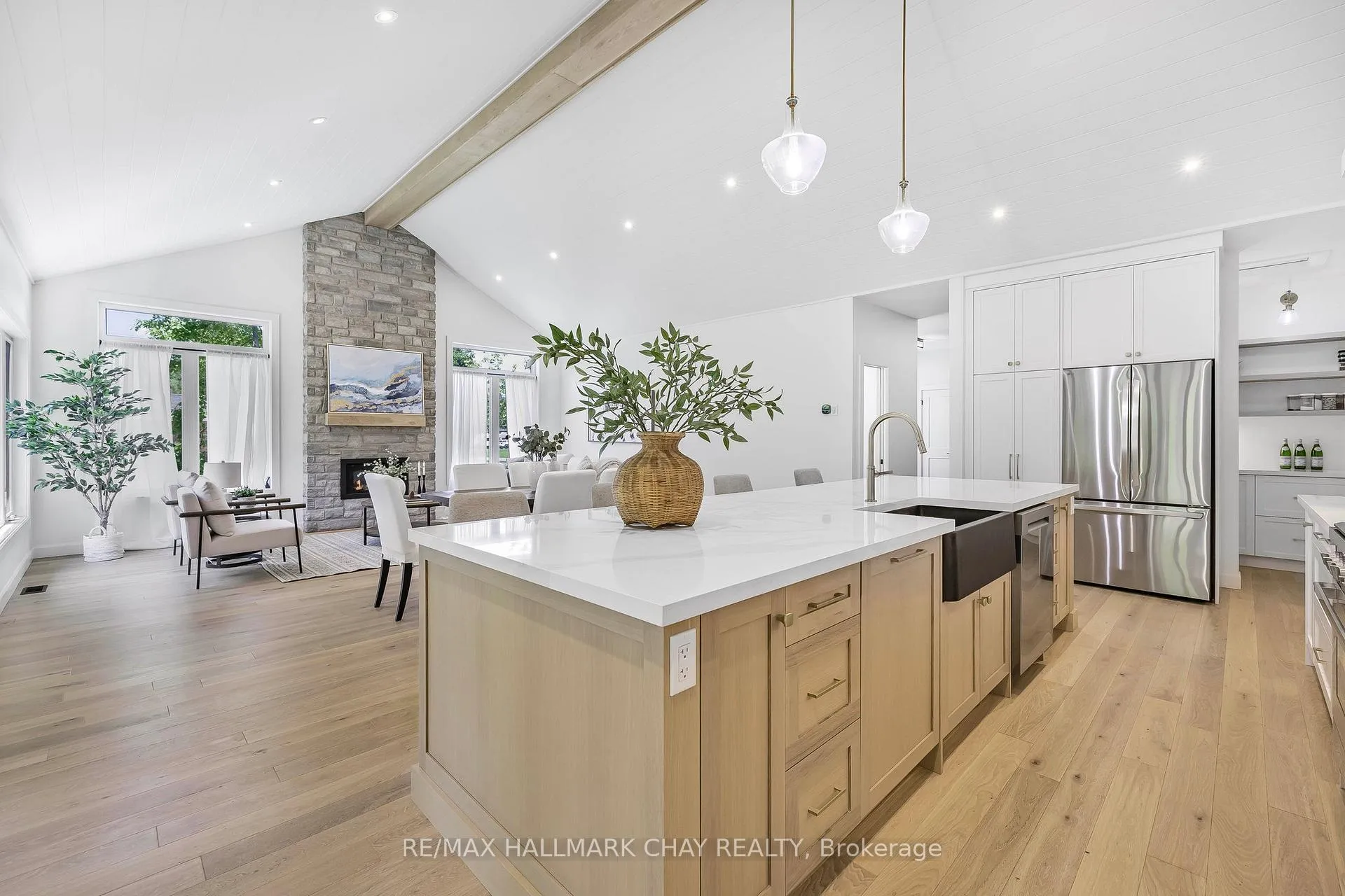 Photo 9 of 21 Heatherwood Drive, Springwater, Midhurst — HOMEH