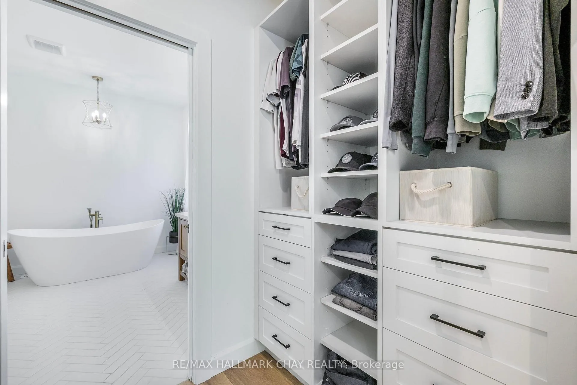 Photo 21 of 21 Heatherwood Drive, Springwater, Midhurst — HOMEH