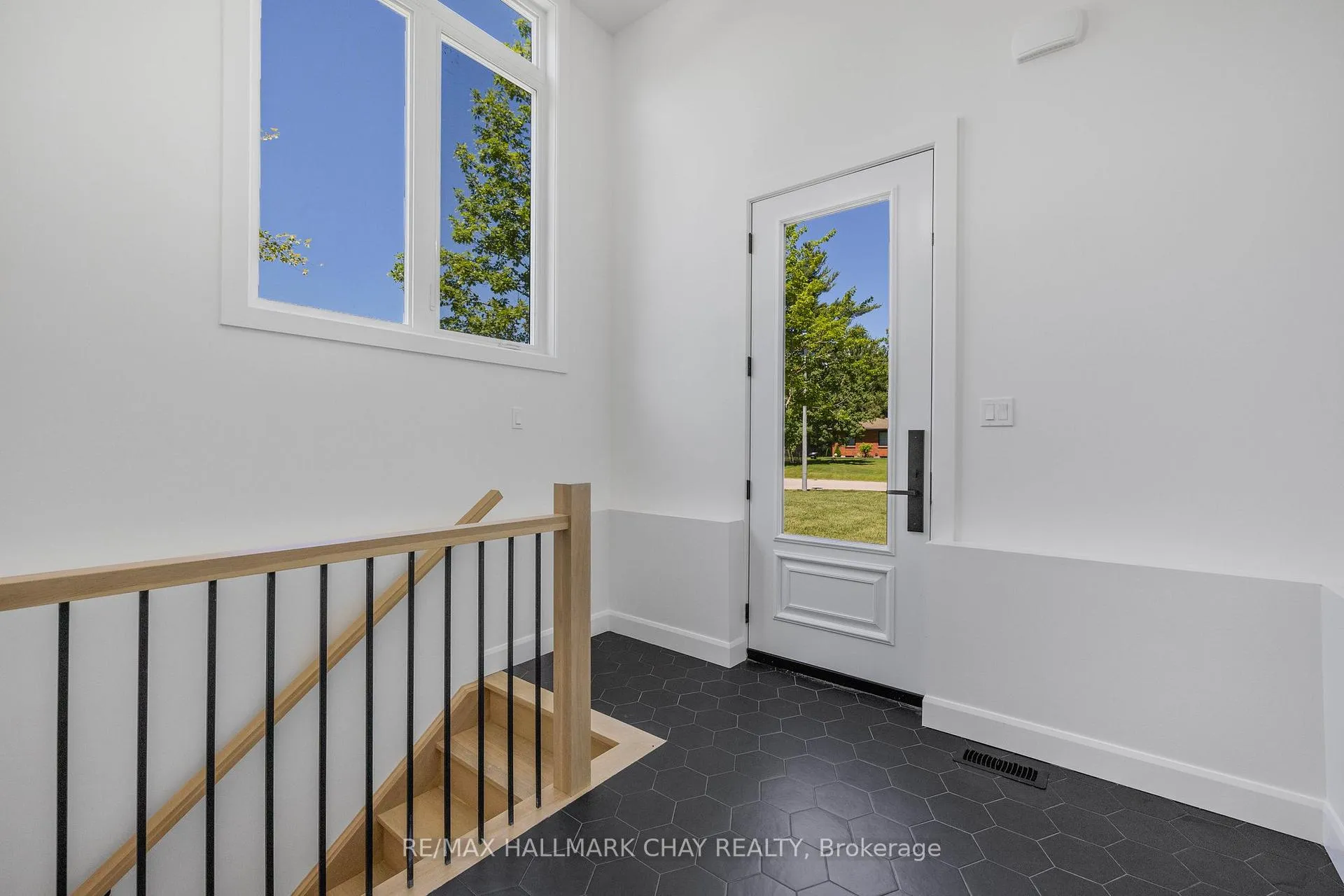 Photo 31 of 21 Heatherwood Drive, Springwater, Midhurst — HOMEH