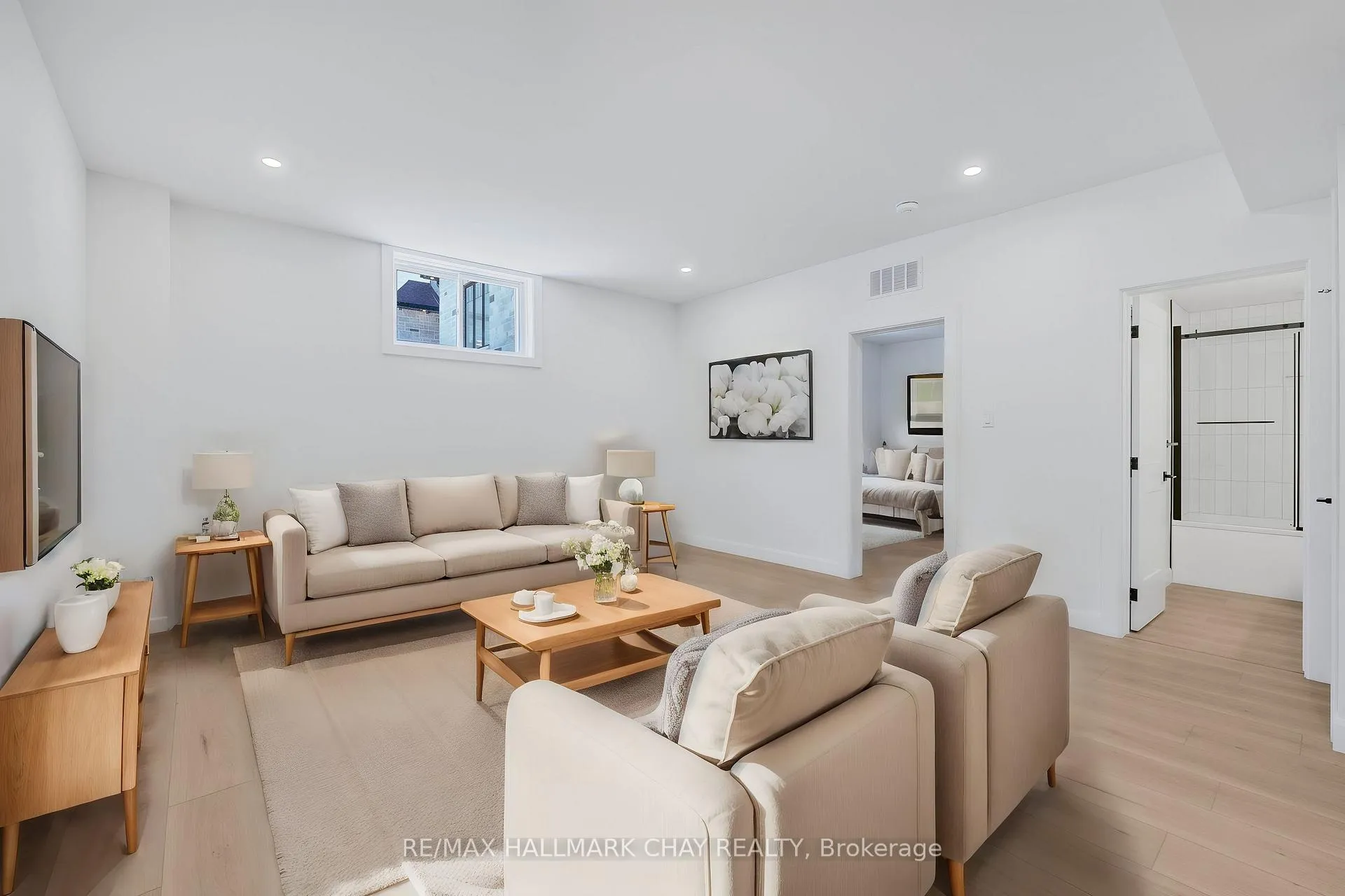 Photo 35 of 21 Heatherwood Drive, Springwater, Midhurst — HOMEH