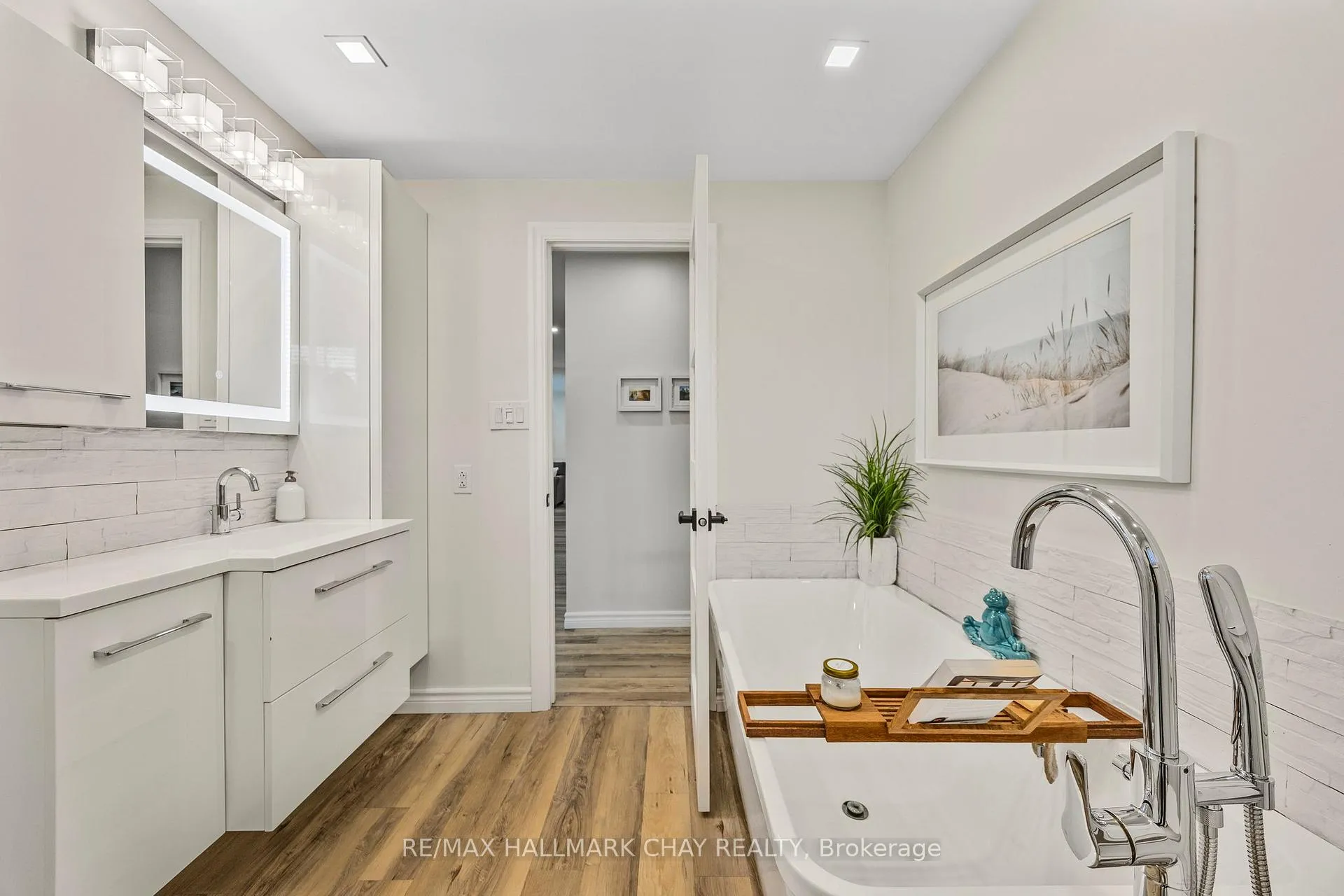 Photo 17 of 23 McCarthy Crescent, Essa, Angus — HOMEH