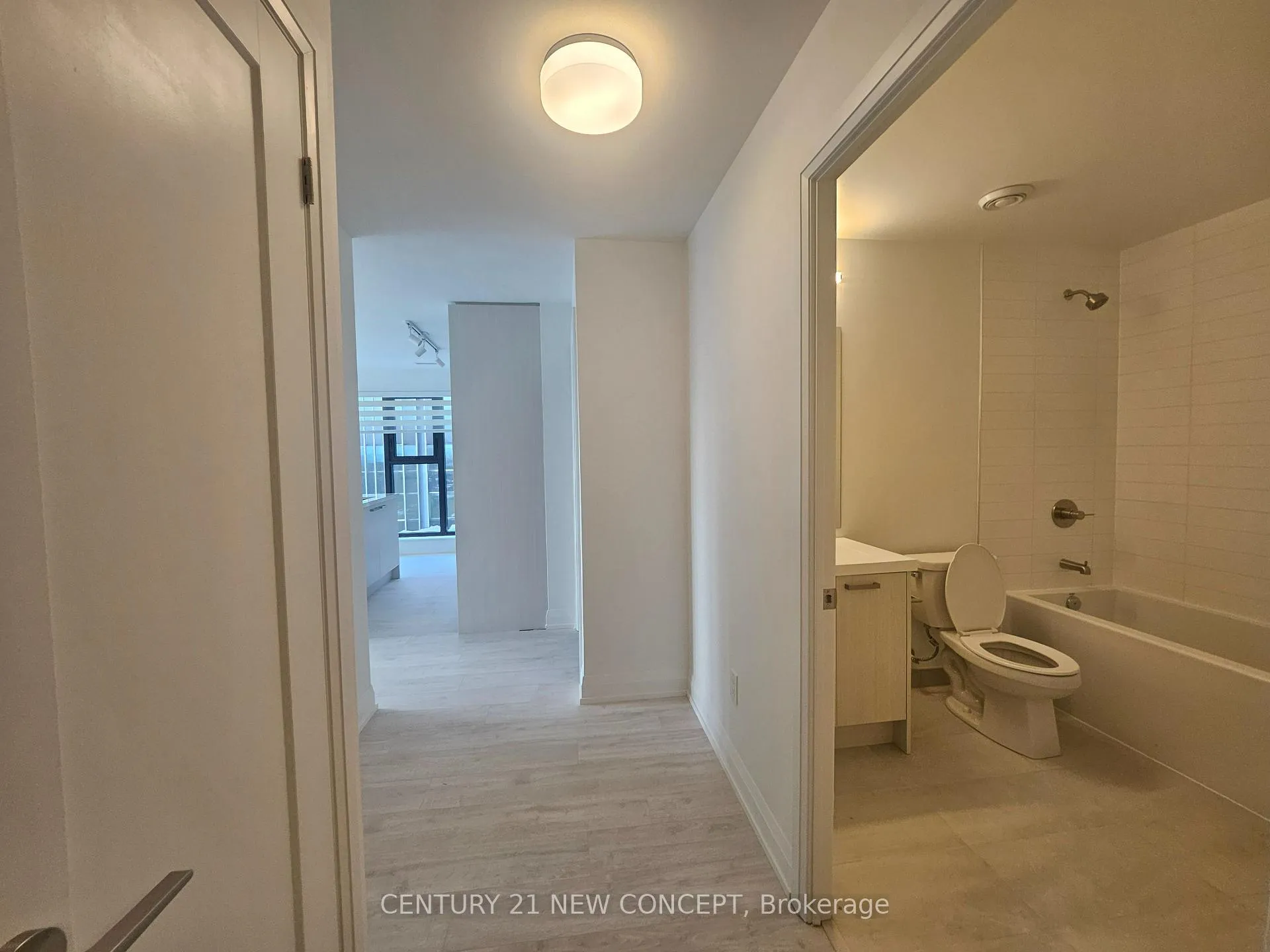 Photo 5 of Unit 1507, 20 Soudan Avenue, Toronto, Mount Pleasant West — HOMEH