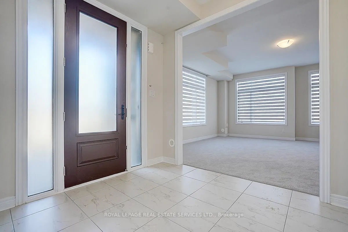 Photo 5 of 1 Mumbai Avenue, Markham, Middlefield — HOMEH