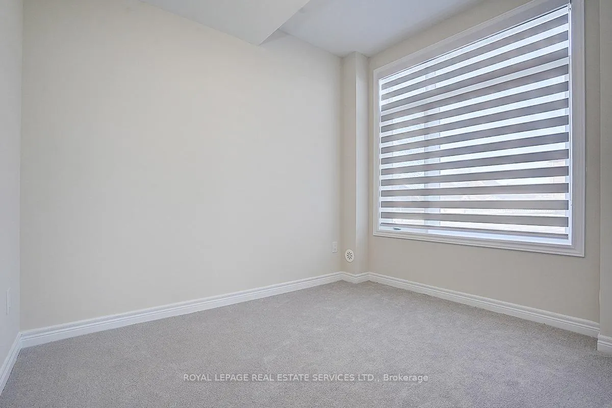 Photo 9 of 1 Mumbai Avenue, Markham, Middlefield — HOMEH