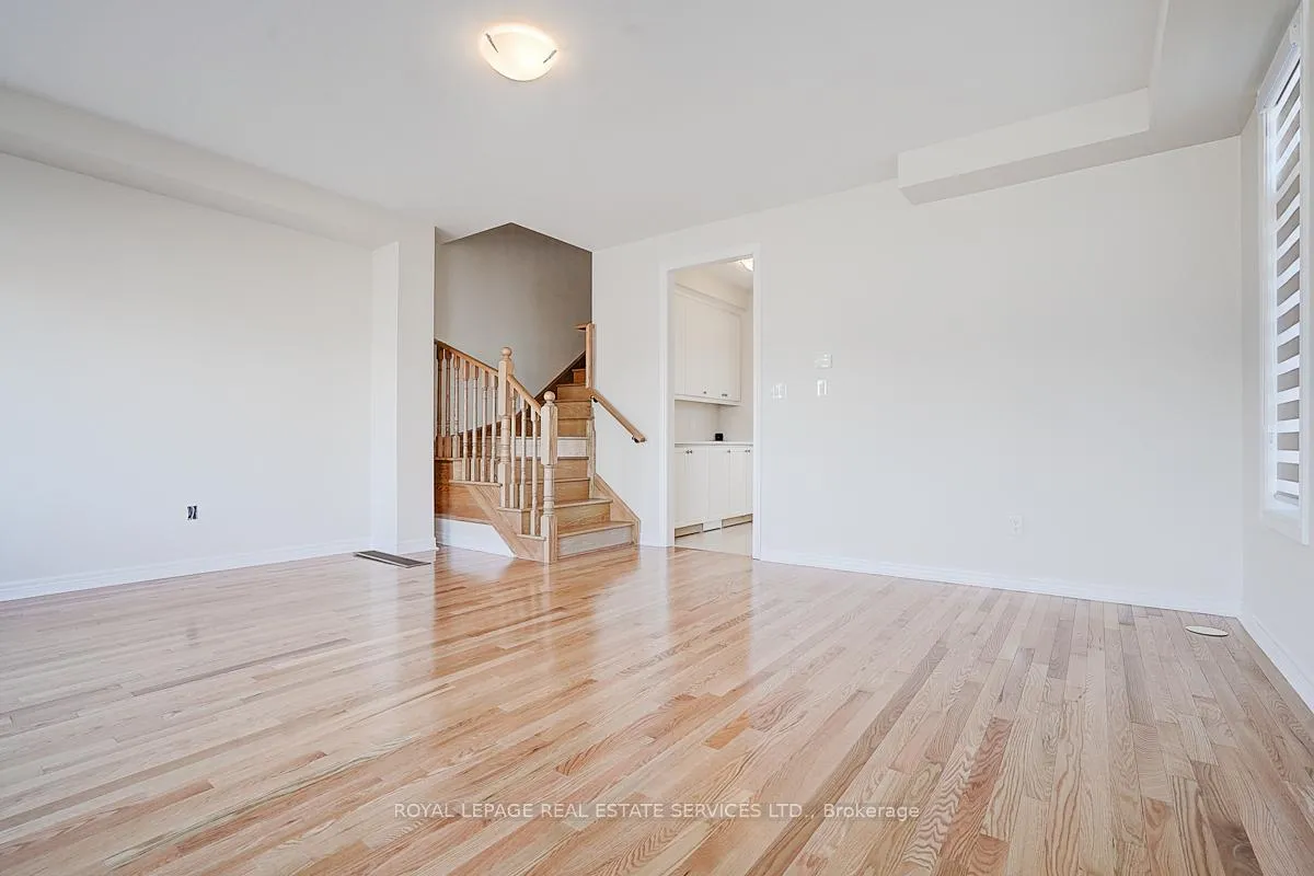 Photo 24 of 1 Mumbai Avenue, Markham, Middlefield — HOMEH
