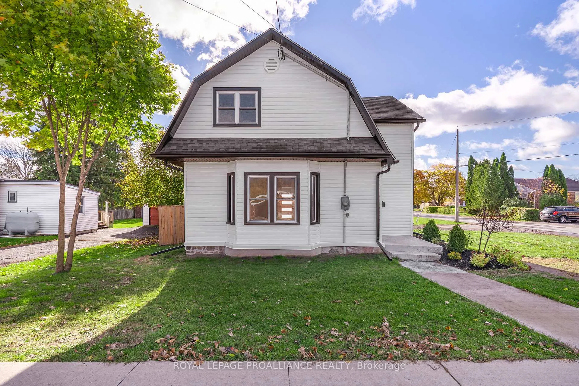 Photo 3 of 97 Donald Street S, Belleville, Belleville Ward — HOMEH