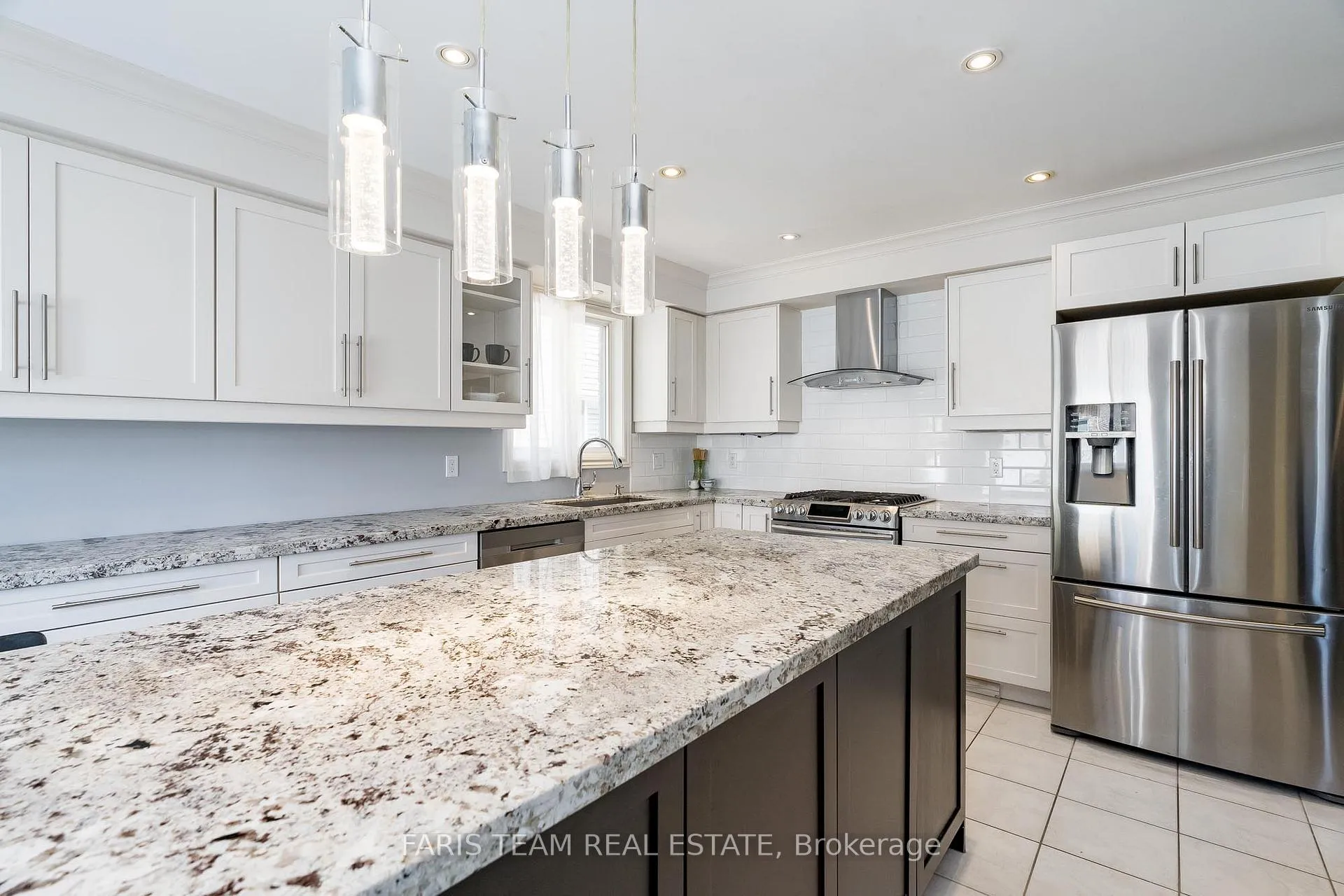 Photo 4 of 67 Kenwell Crescent, Barrie, Holly — HOMEH