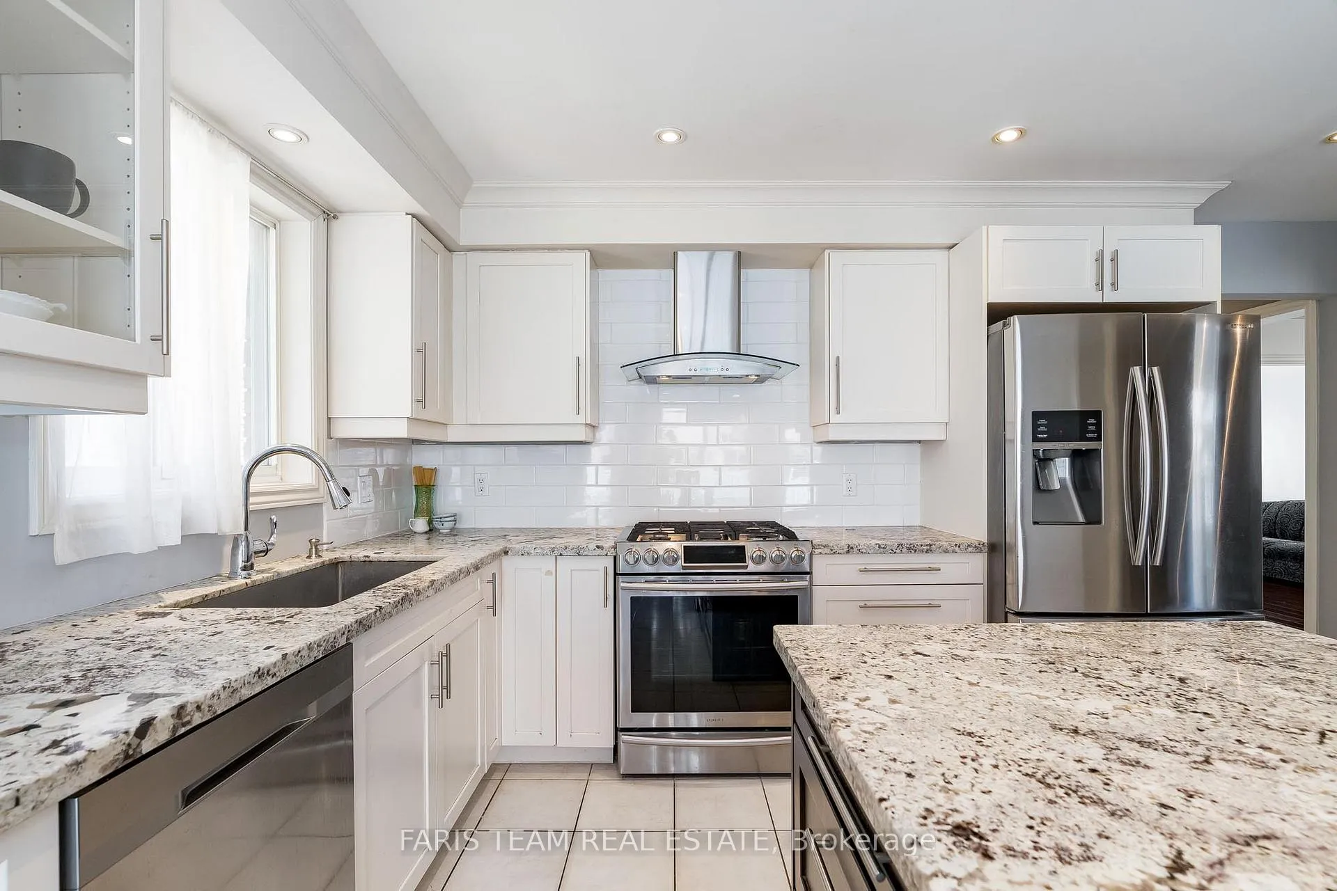 Photo 6 of 67 Kenwell Crescent, Barrie, Holly — HOMEH