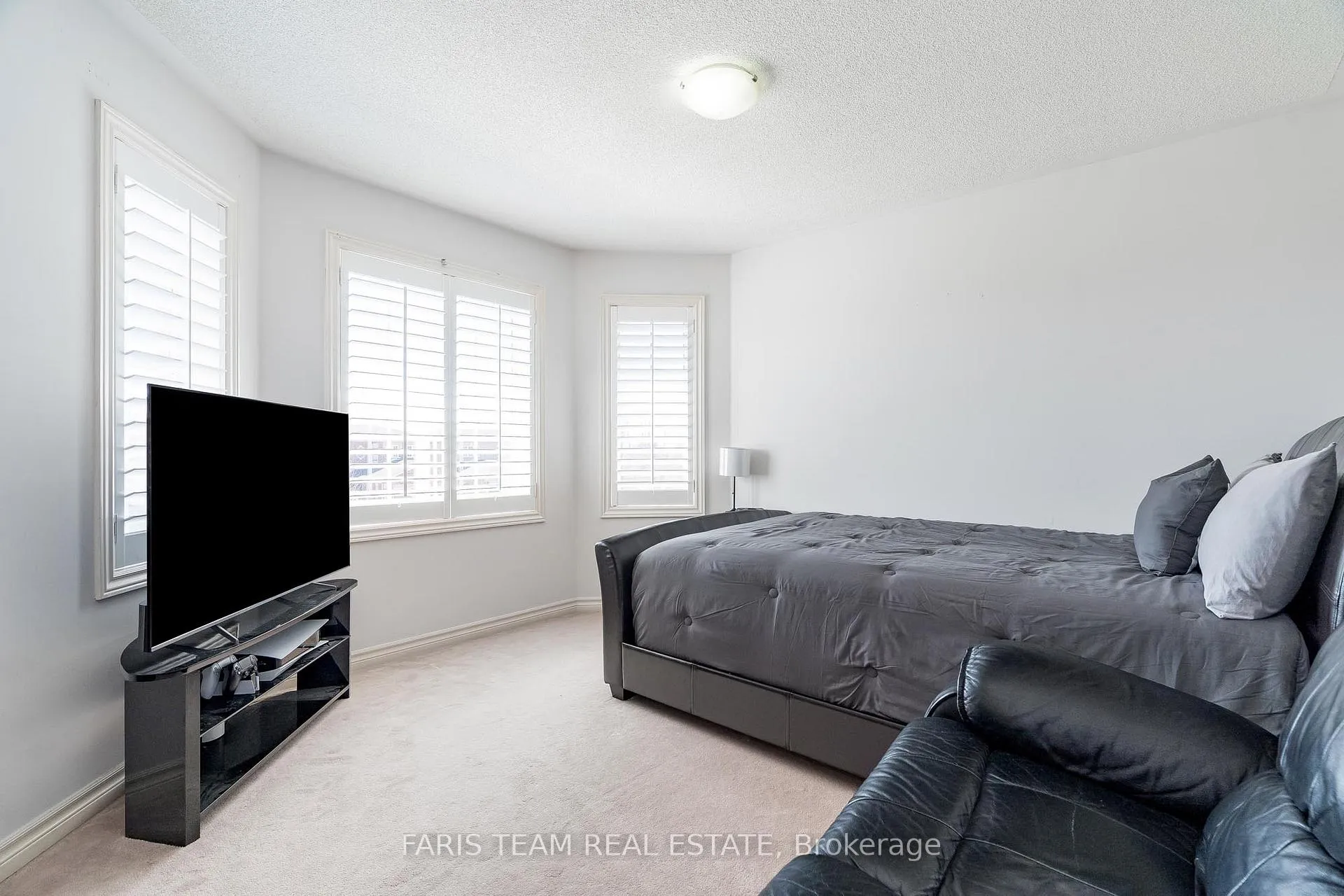 Photo 14 of 67 Kenwell Crescent, Barrie, Holly — HOMEH