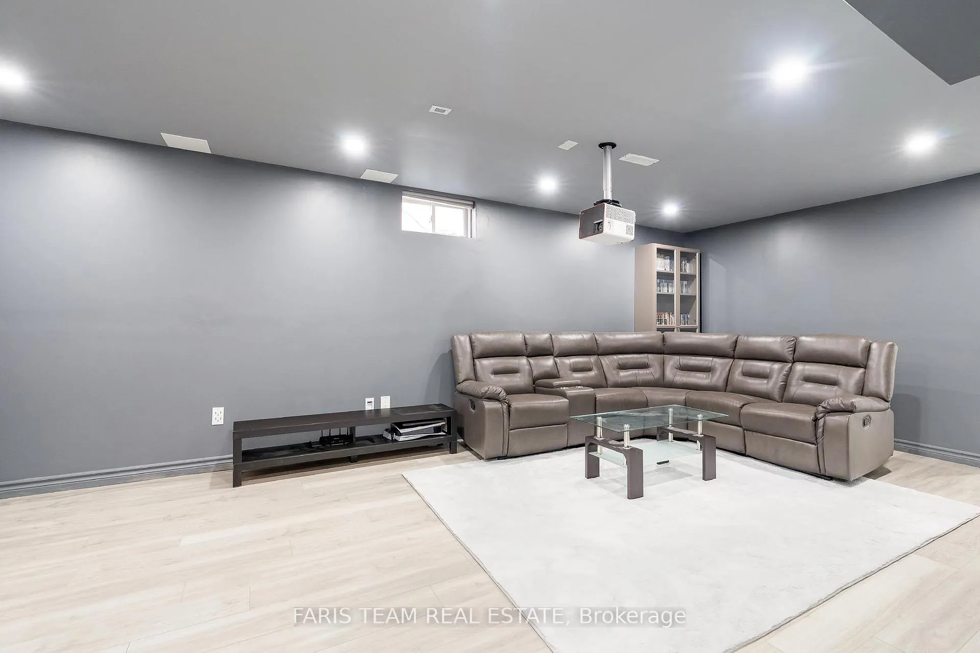 Photo 20 of 67 Kenwell Crescent, Barrie, Holly — HOMEH