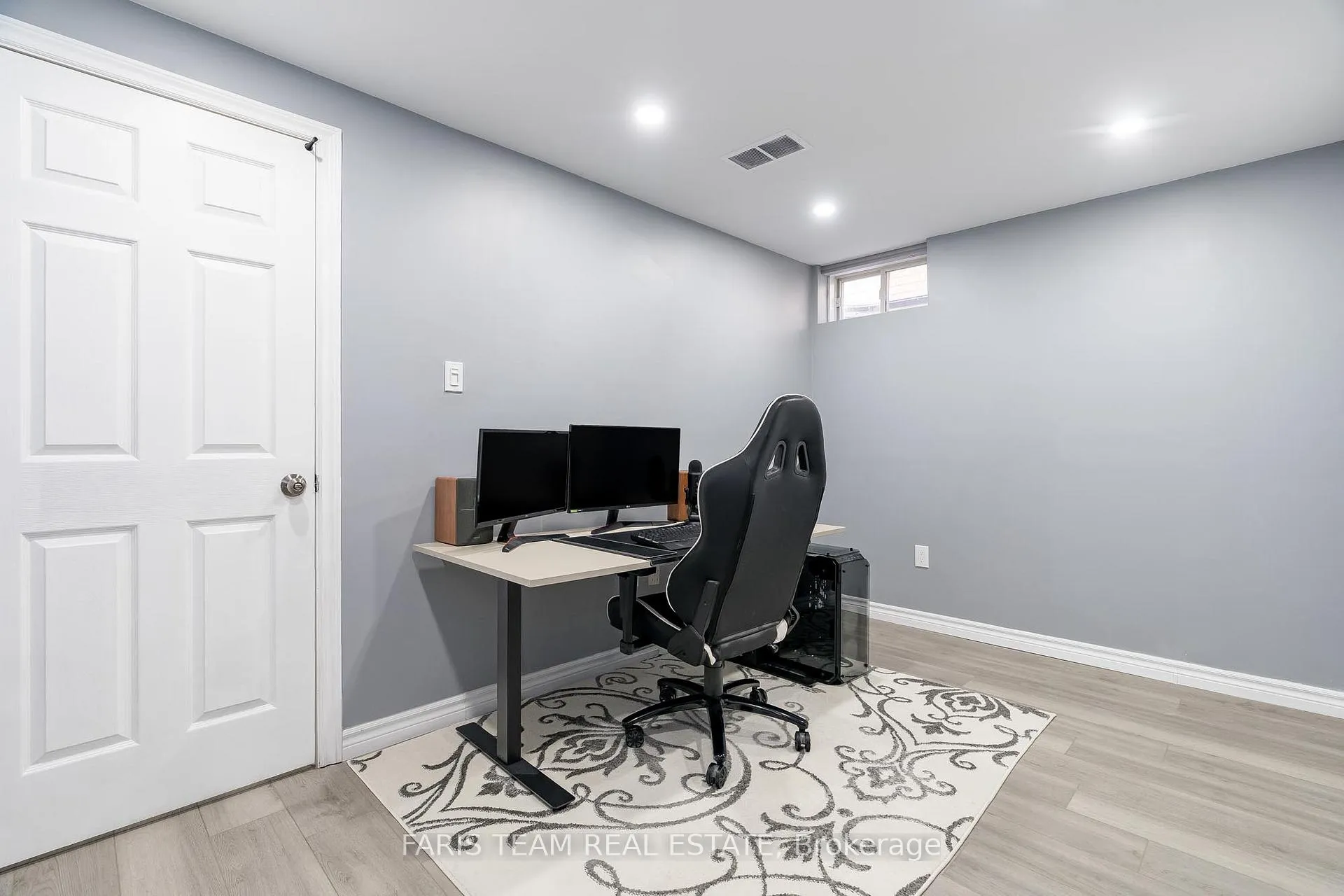 Photo 23 of 67 Kenwell Crescent, Barrie, Holly — HOMEH